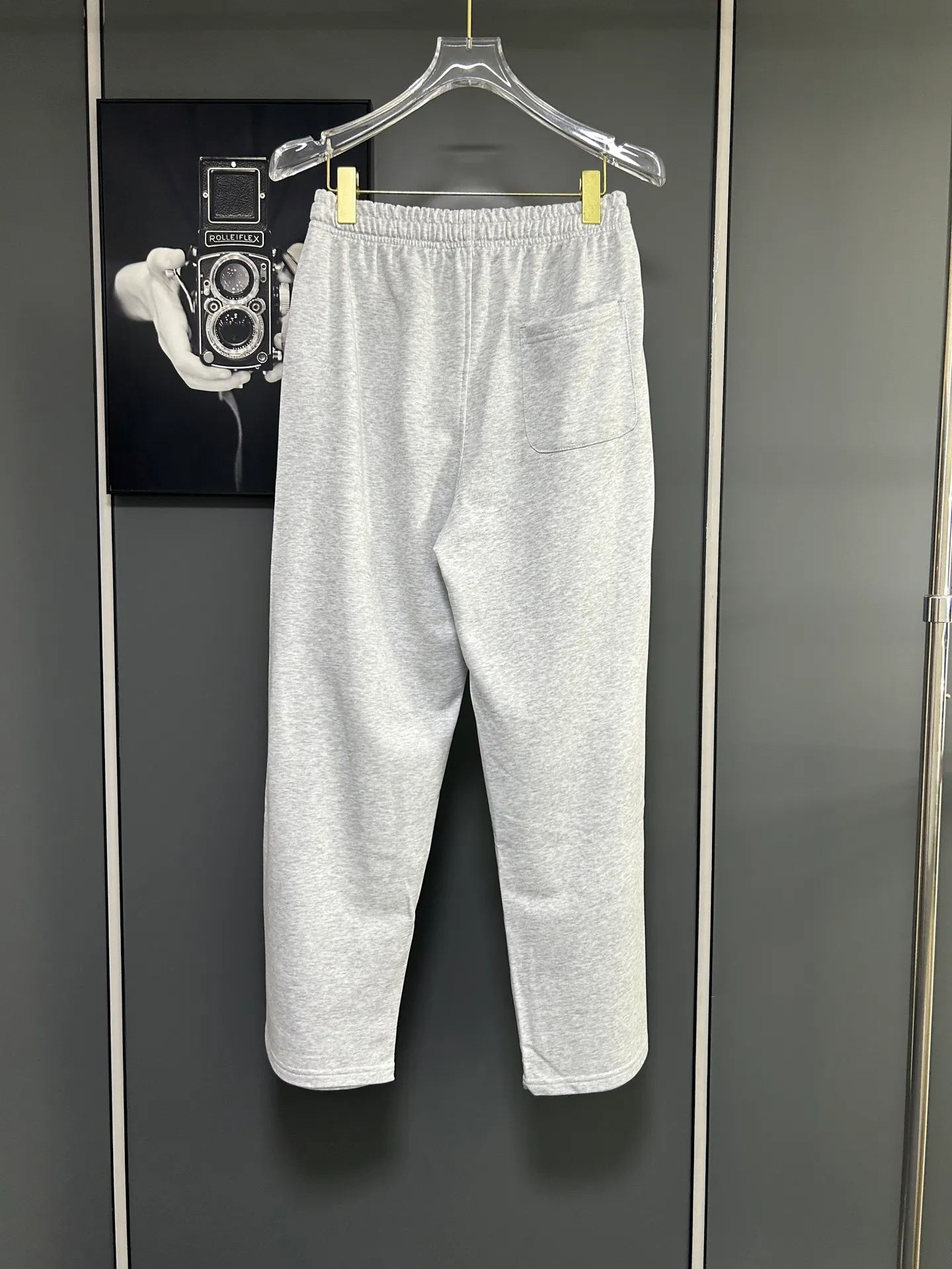 P220 Chrome Hearts 25 new colorful cross-mark loose straight trousers 2025 autumn and winter new embroidered elastic band casual trousers, customized fabrics at the counter. Made of 400g high-version terry fabric, with high breathability and comfort, impeccable details, no pilling and no deformation, brand element design concept, reflecting high quality. It feels delicate and soft! It presents casual tailoring, the same style for men and women, and the upper body shape is awesome! Size: S M L XL Color: Black Gray